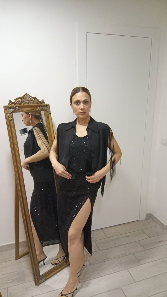 "Ti hanno detto che non puoi vestirti così? GUARDAMI ora! 👗✨"